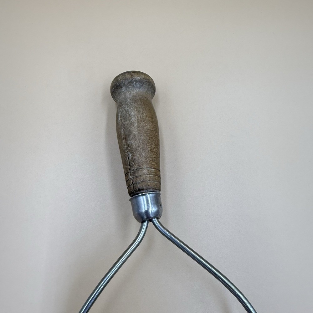 Vintage Potato Masher Wooden Handle Country Kitchen Primitive Cottagecore - Picture 5 of 5